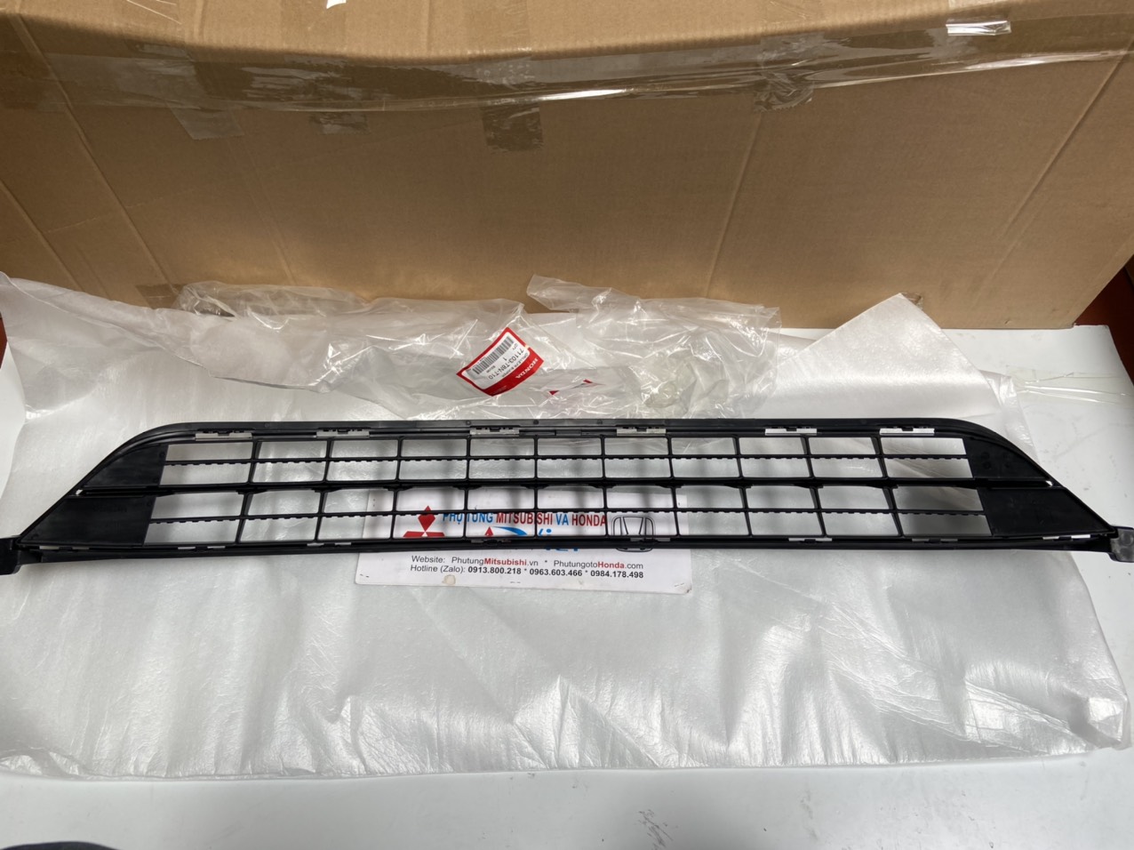 Lưới thoáng gió ba đờ sốc trước xe Honda HRV